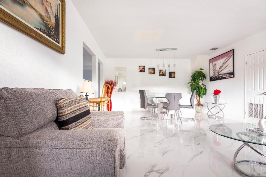 Cheerful 3-Bedroom Home /Ac+ Free Parking North Miami Beach Exterior foto